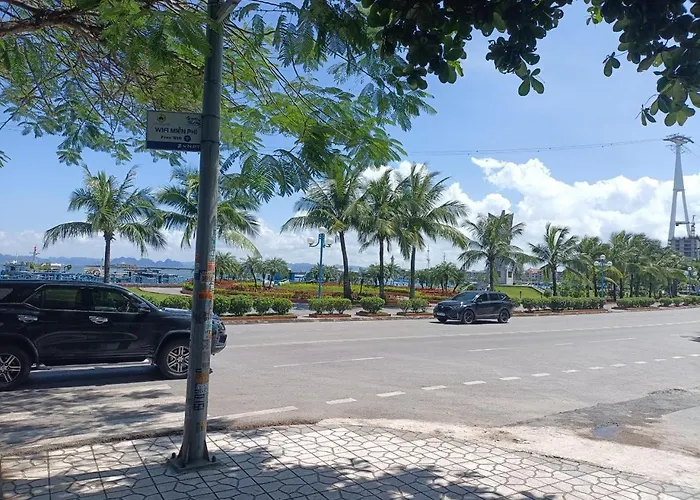 Khách sạn Bạch đằng