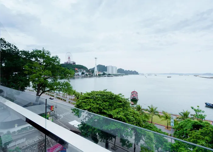 Bạch đằng Khách sạn Hạ Long