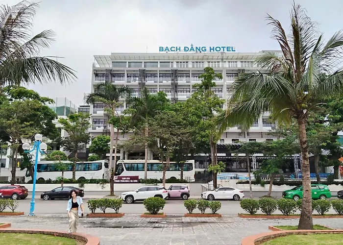 Khách sạn Bạch đằng 3*