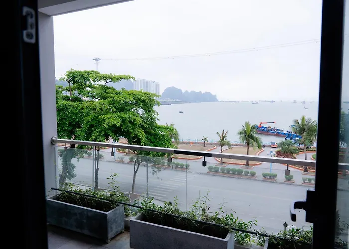 Bạch đằng Khách sạn